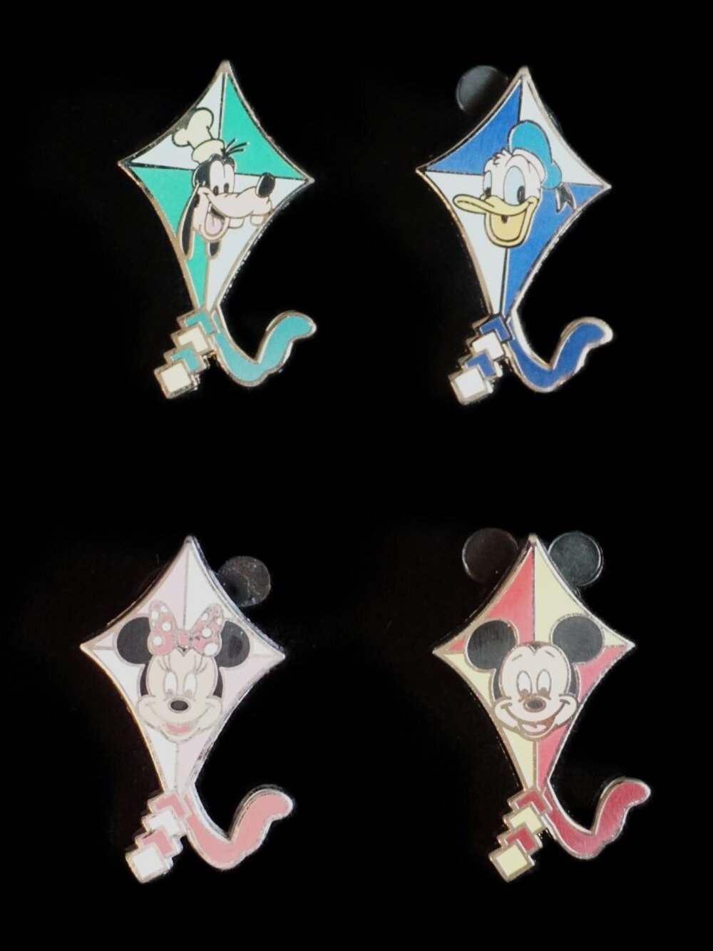 Disney Pin Trading 4 Pin Lot Featuring Character Kites (105)